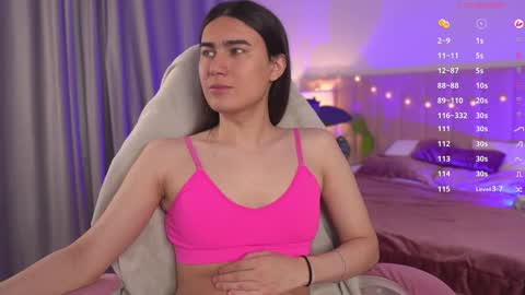 Snapshot of heyalena chatting on 10-14-25, 06:36 heyalena online show from 10-14-25, 06:36