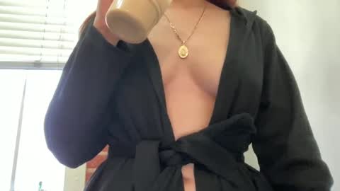 Snapshot of heybluebabe chatting on 03-07-25, 04:55 Blue online show from 03-07-25, 04:55