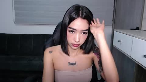 Snapshot of heylaura11 chatting on 06-10-26, 03:50 Laura online show from 06-10-26, 03:50