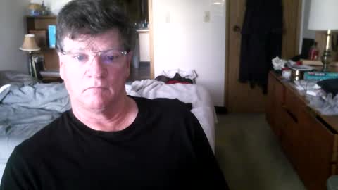 Snapshot of hg99too chatting on 10-05-25, 02:48 hg99too online show from 10-05-25, 02:48