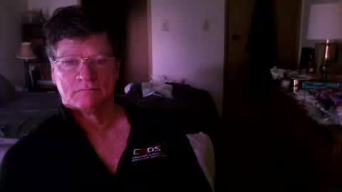 Snapshot of hg99too chatting on 10-13-25, 02:17 hg99too online show from 10-13-25, 02:17