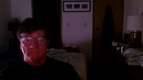 Snapshot of hg99too chatting on 10-15-25, 01:22 hg99too online show from 10-15-25, 01:22