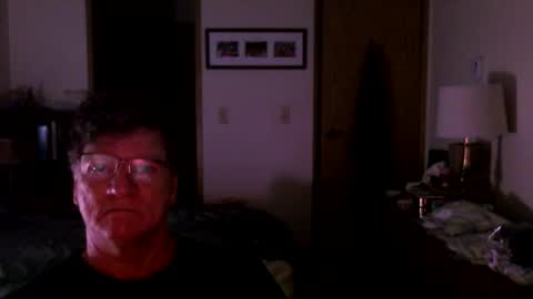 Snapshot of hg99too chatting on 10-19-25, 02:18 hg99too online show from 10-19-25, 02:18