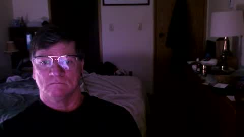 Snapshot of hg99too chatting on 12-19-25, 04:14 hg99too online show from 12-19-25, 04:14