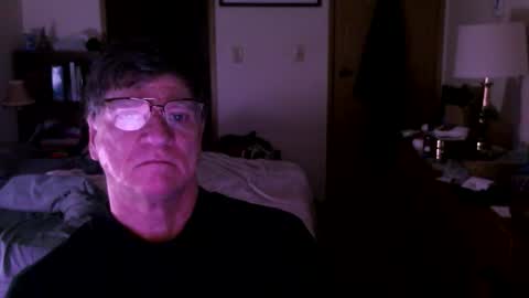 Snapshot of hg99too chatting on 12-20-25, 04:03 hg99too online show from 12-20-25, 04:03