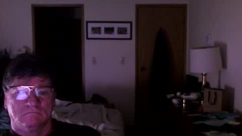 Snapshot of hg99too chatting on 01-11-26, 04:12 hg99too online show from 01-11-26, 04:12