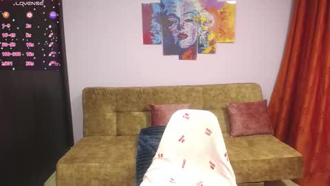 Snapshot of hi_allison chatting on 11-12-25, 03:40 Allison online show from 11-12-25, 03:40