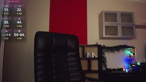 Lina online show from 02-16-25, 10:21