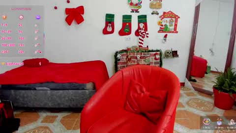 Snapshot of hi_moon chatting on 01-11-26, 12:10 hi_moon online show from 01-11-26, 12:10