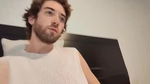 Snapshot of hiddengaze chatting on 02-15-26, 03:03 HiddenGaze online show from 02-15-26, 03:03