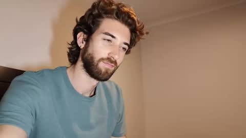 Snapshot of hiddengaze chatting on 02-28-26, 11:55 HiddenGaze online show from 02-28-26, 11:55