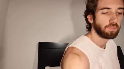 Snapshot of hiddengaze chatting on 03-08-26, 06:44 HiddenGaze online show from 03-08-26, 06:44