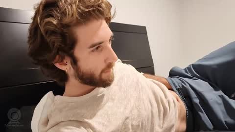 Snapshot of hiddengaze chatting on 03-11-26, 05:19 HiddenGaze online show from 03-11-26, 05:19