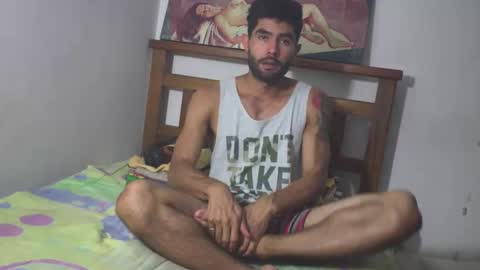 Snapshot of hideonbush051 chatting on 12-15-25, 01:43 hideonbush online show from 12-15-25, 01:43