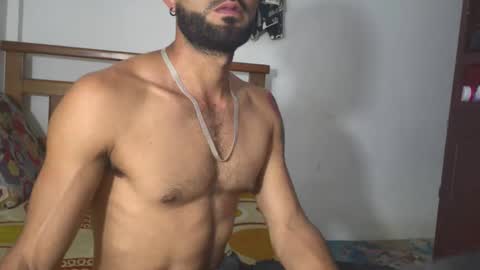 Snapshot of hideonbush051 chatting on 05-18-26, 04:24 hideonbush online show from 05-18-26, 04:24