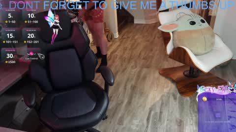 Snapshot of highclass92i chatting on 12-26-24, 04:10 High4This online show from 12-26-24, 04:10