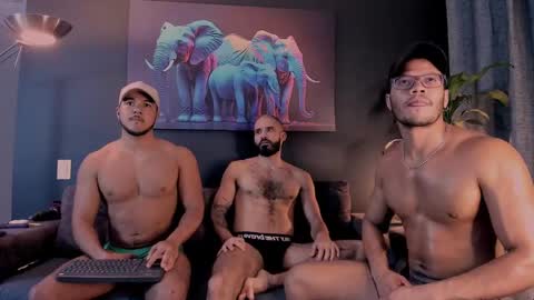 Snapshot of highlatin_guys chatting on 02-10-25, 12:52 Terry and E online show from 02-10-25, 12:52