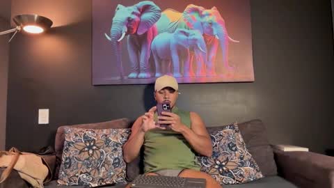 Snapshot of highlatin_guys chatting on 03-09-25, 01:56 Terry and E online show from 03-09-25, 01:56