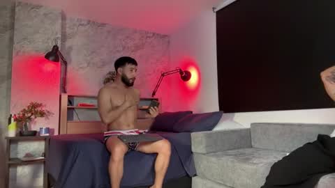 Snapshot of highlatin_guys chatting on 09-20-25, 10:44 Terry and E online show from 09-20-25, 10:44