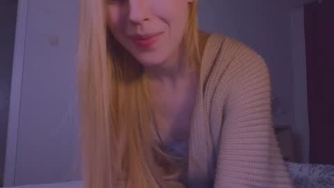 Snapshot of hihi_im_chloe chatting on 03-11-25, 01:26 Chloe online show from 03-11-25, 01:26