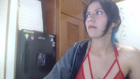 hilaril18 online show from 12-22-24, 04:17