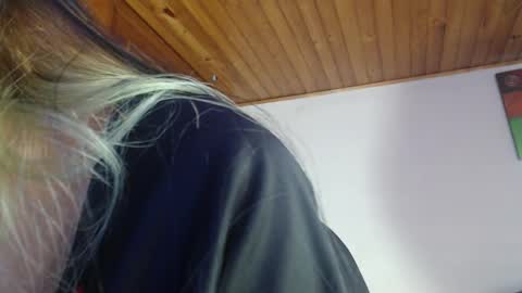 hilaril18 online show from 09-27-25, 05:29