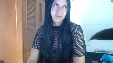 hilaril18 online show from 10-20-25, 12:22