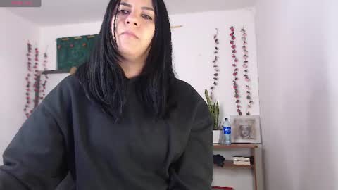 hilaril18 online show from 07-09-26, 06:01