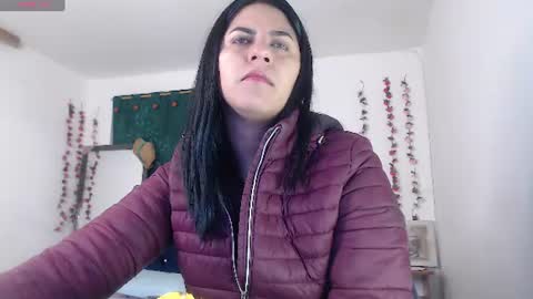 hilaril18 online show from 07-17-26, 10:58