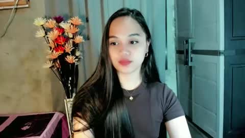 Snapshot of hilarymolly chatting on 02-21-26, 01:17 hilarymolly online show from 02-21-26, 01:17