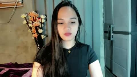 Snapshot of hilarymolly chatting on 03-11-26, 01:44 hilarymolly online show from 03-11-26, 01:44