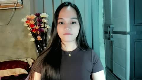 Snapshot of hilarymolly chatting on 03-14-26, 02:28 hilarymolly online show from 03-14-26, 02:28