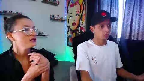 Snapshot of hill_and_jack chatting on 01-15-25, 02:13 Hill and Jack online show from 01-15-25, 02:13