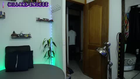 Snapshot of hill_and_jack chatting on 01-22-25, 12:27 Hill and Jack online show from 01-22-25, 12:27