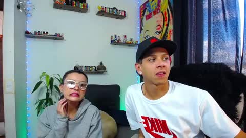 Snapshot of hill_and_jack chatting on 01-23-25, 08:13 Hill and Jack online show from 01-23-25, 08:13