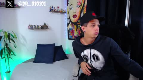 Snapshot of hill_and_jack chatting on 01-26-25, 09:29 Hill and Jack online show from 01-26-25, 09:29