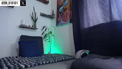 Snapshot of hill_and_jack chatting on 10-25-25, 12:13 Hill and Jack online show from 10-25-25, 12:13