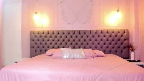 Snapshot of hillary_bigbutt chatting on 03-09-26, 03:43 Hillary online show from 03-09-26, 03:43