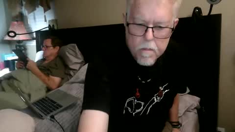 TwoDaddies online show from 01-11-26, 01:32