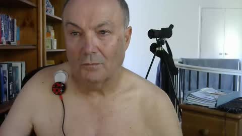 hills_999 online show from 04-28-26, 02:27