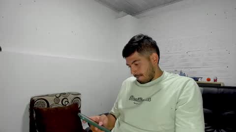 Snapshot of himoreno97 chatting on 02-01-25, 10:44 Hi moreno online show from 02-01-25, 10:44