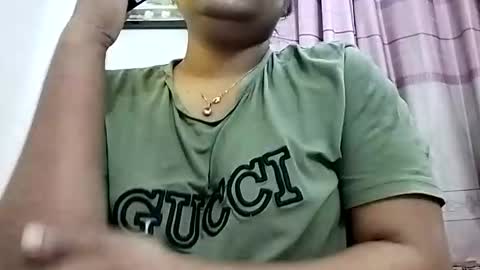 himuhimu22 online show from 01-18-26, 03:27