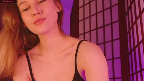 Hina online show from 12-25-24, 01:51