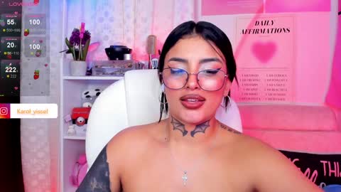 Snapshot of hinataweed01 chatting on 12-14-24, 06:13  Karol  Independent Model online show from 12-14-24, 06:13