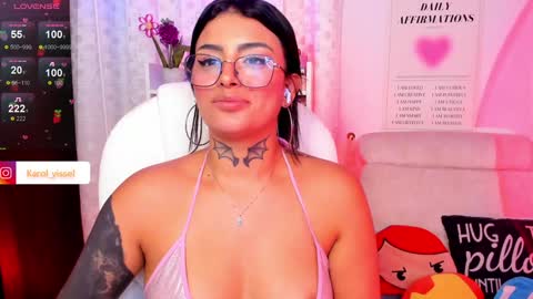 Snapshot of hinataweed01 chatting on 02-04-25, 03:11  Karol  Independent Model online show from 02-04-25, 03:11