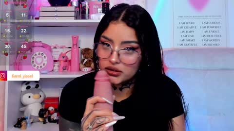 Snapshot of hinataweed01 chatting on 02-26-25, 01:11  Karol  Independent Model online show from 02-26-25, 01:11