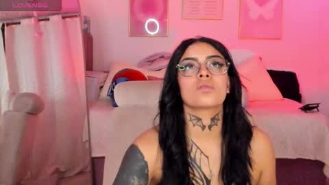 Snapshot of hinataweed01 chatting on 09-17-25, 02:57  Karol  Independent Model online show from 09-17-25, 02:57