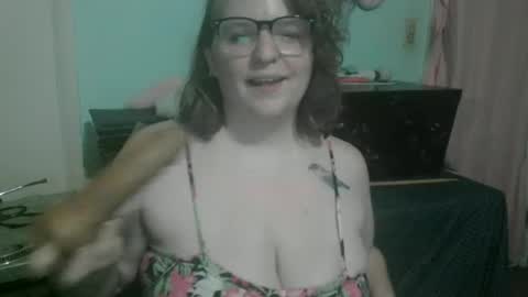Hippy online show from 06-28-26, 03:23