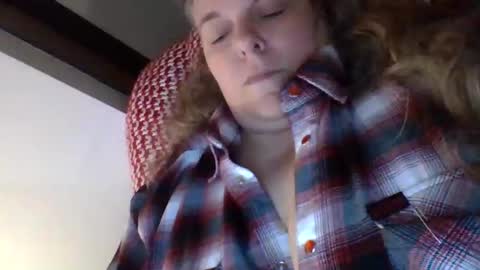 hippysnewhere online show from 04-26-26, 12:52