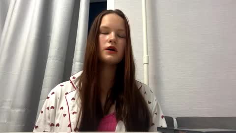 Viola online show from 10-14-25, 02:29